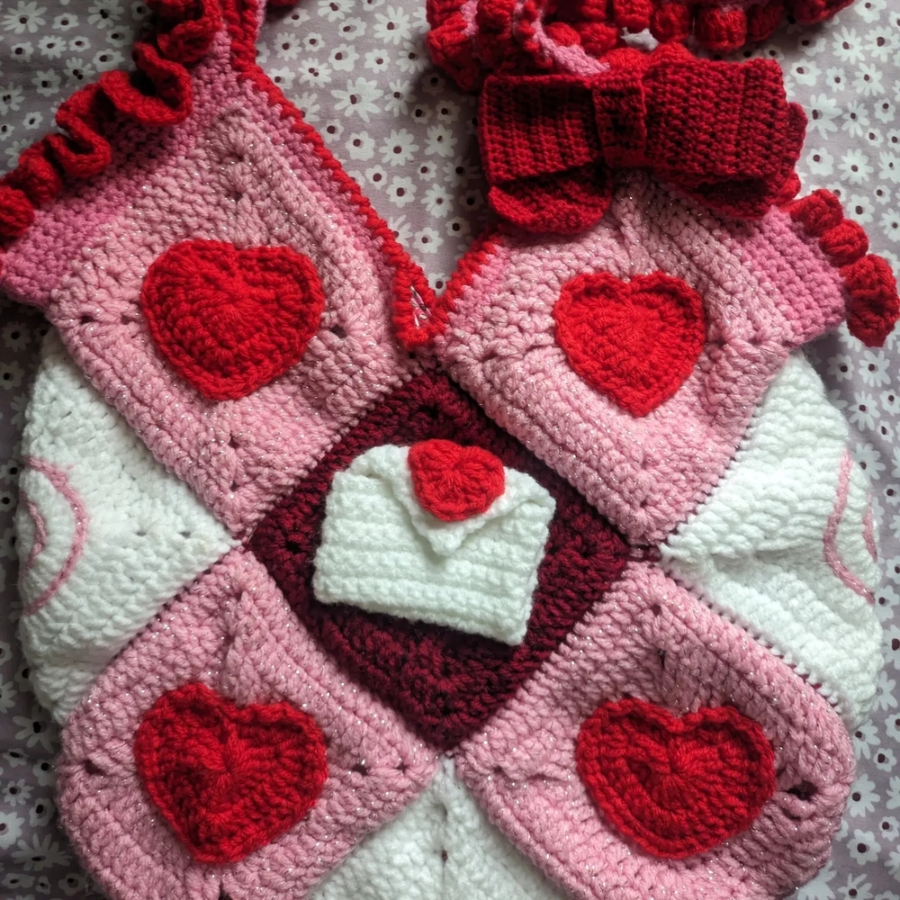 Handmade Charming Heart Patterned Crossbody Bag